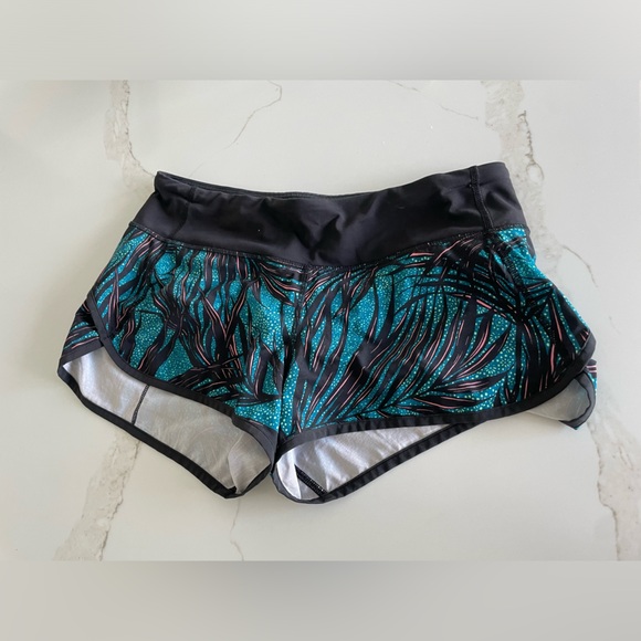 Lululemon shorts - Picture 3 of 3